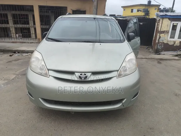 Toyota Sienna 2009 Kalar Kore - 1