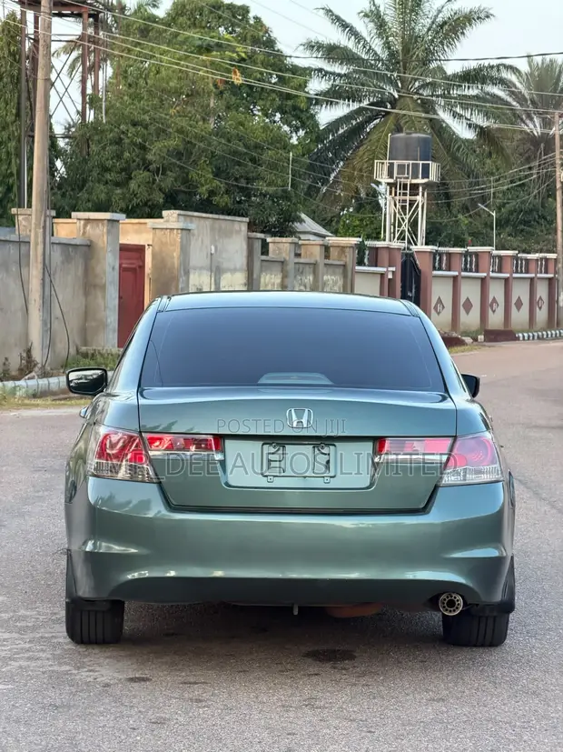 Honda Accord 2010 - Green - 1
