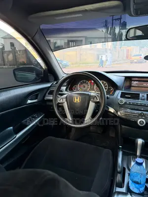Honda Accord 2010 - Green