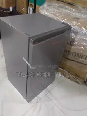 Hisense 90L Compact Refrigerator REF093DR