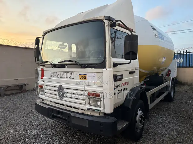 9MT LPG Bobtail Gas Tank Truck - 1