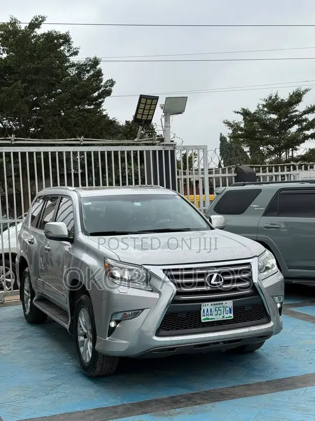 Lexus GX 2015 Silver - 1