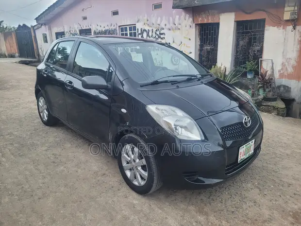 2007 Toyota Yaris Black - 1