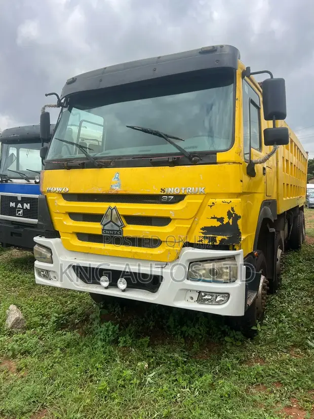 Howo Sinotruk 371hp 12-Tyre Tipper Truck - 1