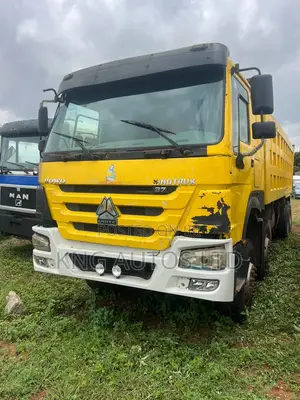 Howo Sinotruk 371hp Tipper Truck Mai Tayar 12