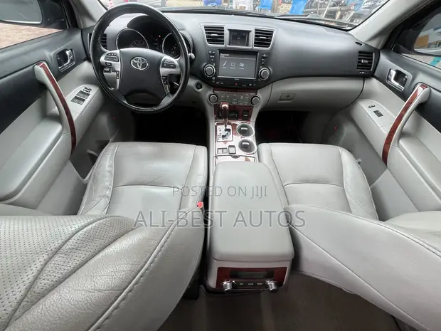 Toyota Highlander 2012 Gray - 1