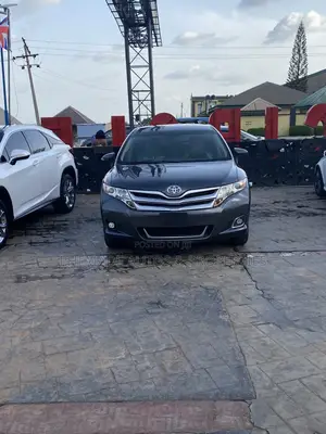 Toyota Venza LE AWD 2013 Gray