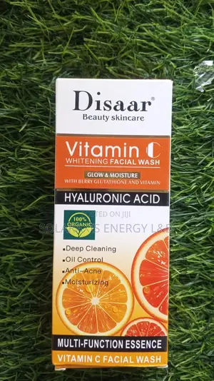 Disaar Vitamin C Whitening Face Wash