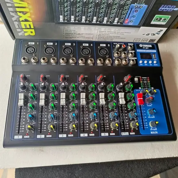 Professional Yamaha 7-Channel Audio Mixer Console - 1