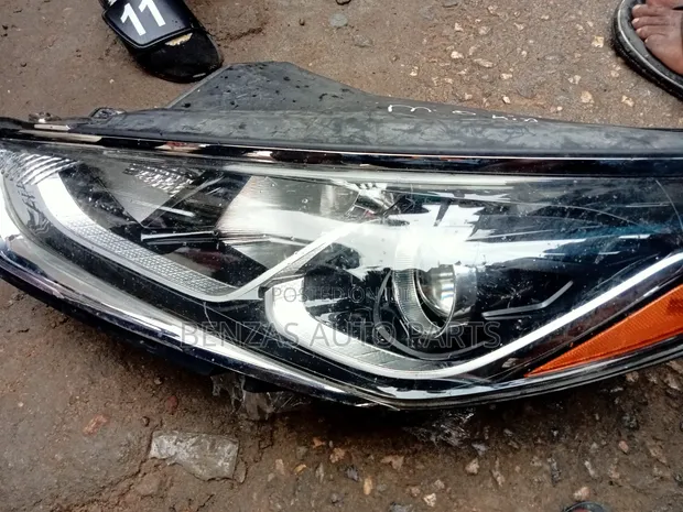 Hyundai Sonata 2018 Left Headlight Replacement - 1