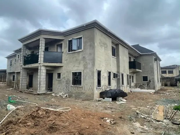 Aluminum Windows, Handrails & Glass Work by Bee Jay Aluminium - 1
