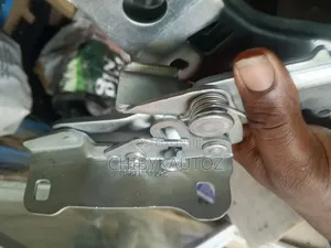 Mercedes-Benz GLA 247 Bonnet Hanger Set