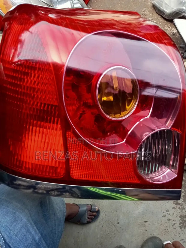 Nissan Altima 2010 Tail Light Replacement (Used) - 1