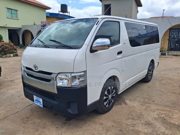 Toyota HiAce 2015 White - 1