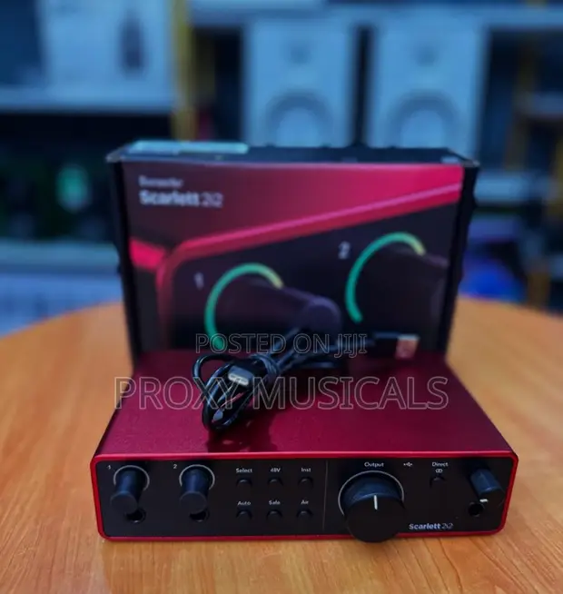 Focusrite Scarlett 2i2 4th Gen USB Audio Interface - 1