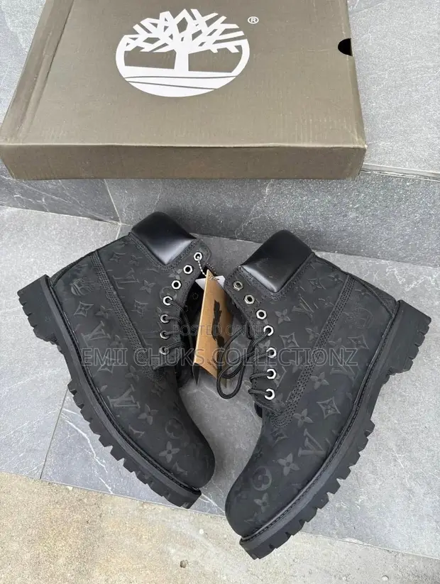 Timberland Classic Boots - 1