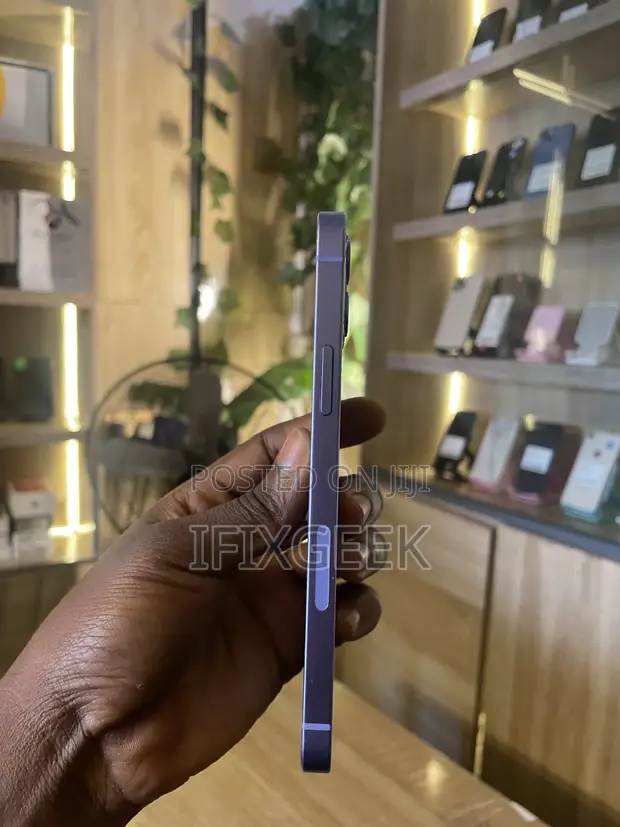 Apple iPhone 12 64GB Purple - 1