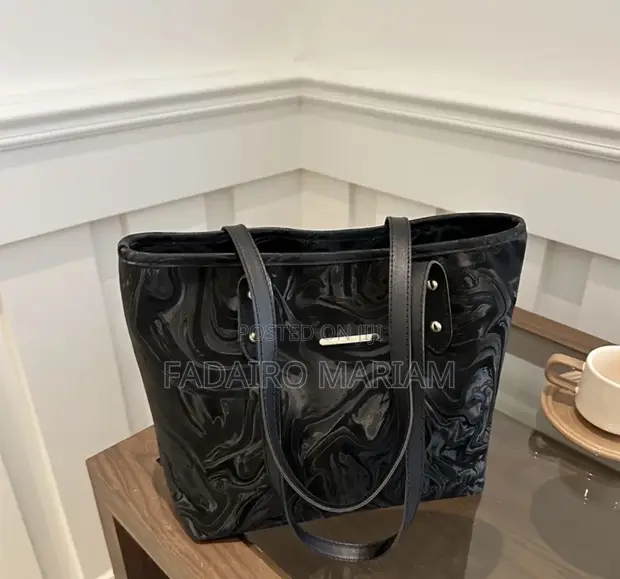 Farar Marble Tote Bag ga Mata - Babban Ofishin Jaka Mai Zik na Zik - 1