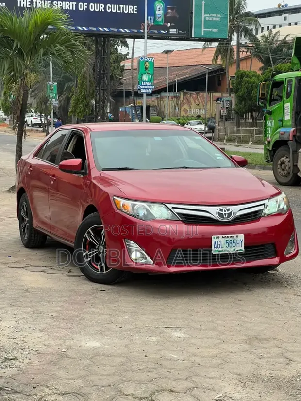 Toyota Camry 2012 Red - 1