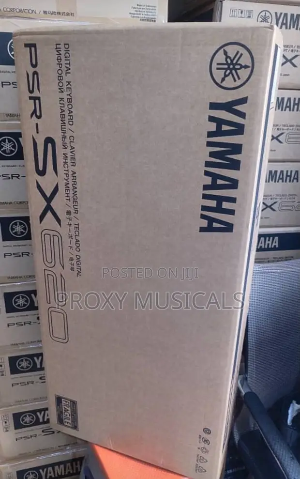 Yamaha PSR-SX620 Professional Arranger Workstation Keyboard - 1