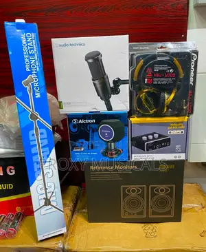 PreSonus 3.5BT Studio Bundle with AT2020 Mic & Pioneer Headphones