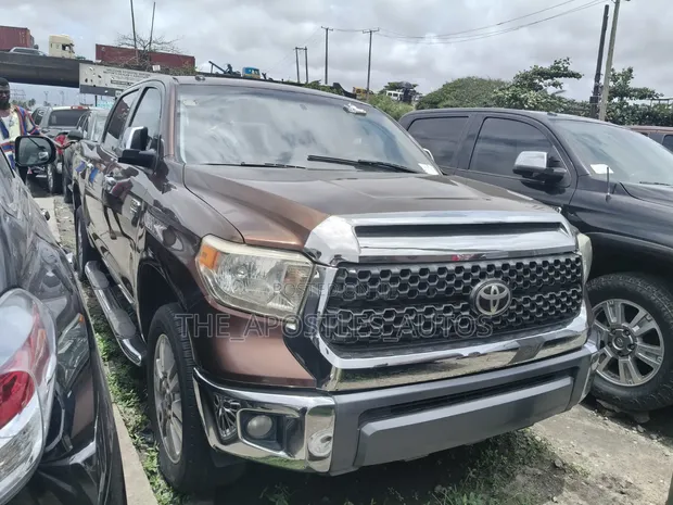2015 Toyota Tundra Limited CrewMax SB 5.7L Brown - 1