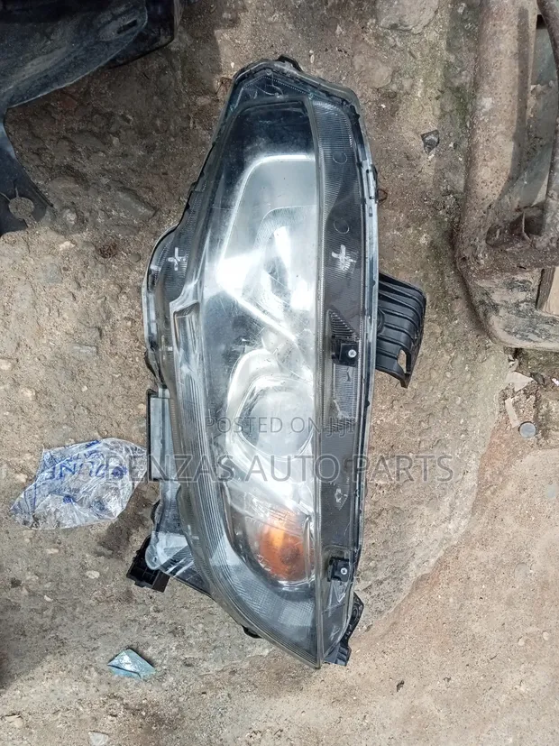 Honda Civic Headlight Replacement 2017 - 1