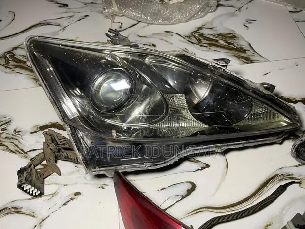 Used Lexus IS250 Headlights (2006-2010) - 1