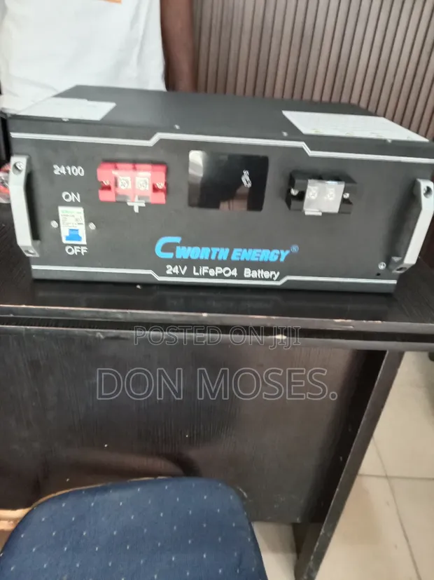 2.5kWh 24V 100Ah Solar Lithium Battery - 1