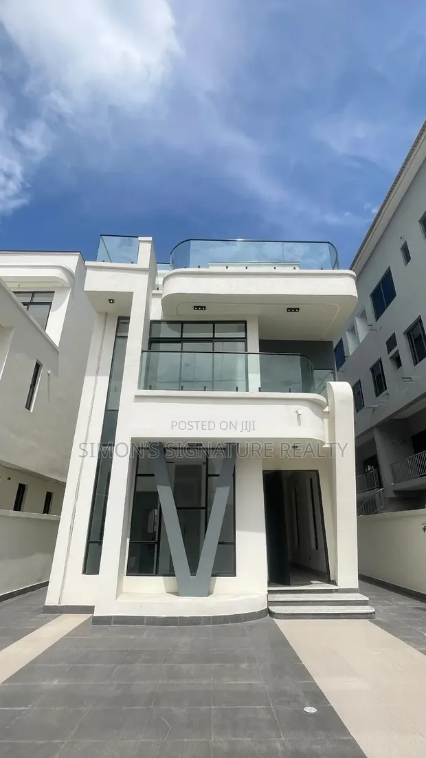 5 Bedroom Luxury Duplex with Pool & Cinema in Lekki Phase 1 - 1