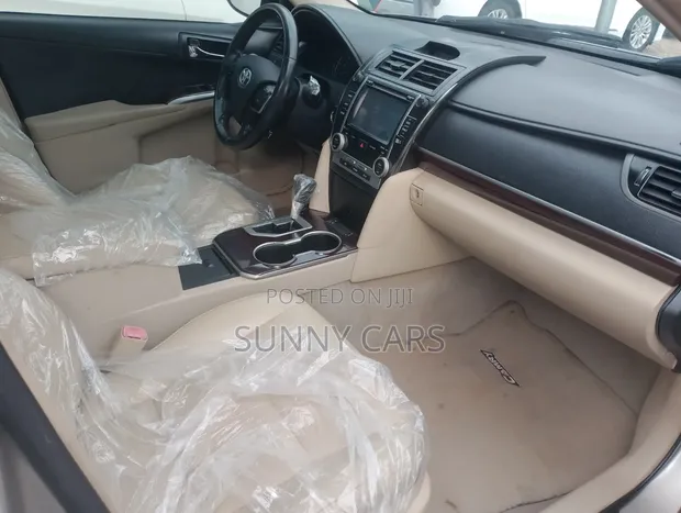 2014 Toyota Camry XLE Silver - 1