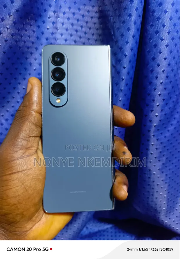 Samsung Galaxy Z Fold4 256GB Gray (Ciki Screen Yayi Kama) - 1