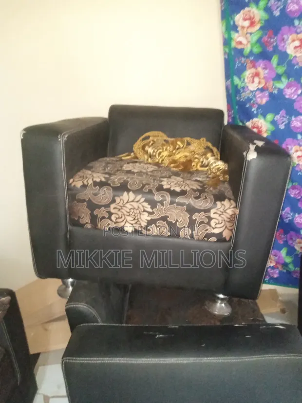 Used Cushion Set for Sale - 1