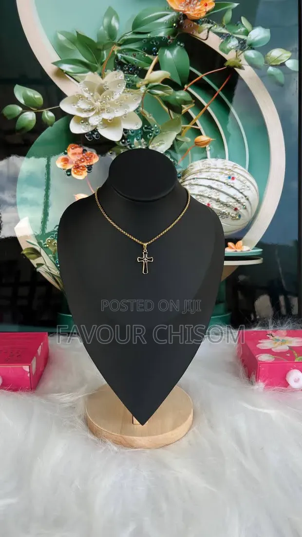 Stylish Stainless Steel One-Piece Necklace - 1