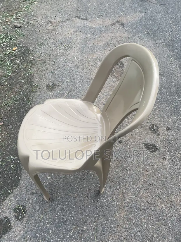 Neat Used Plastic Chair - Clearance Sale - 1