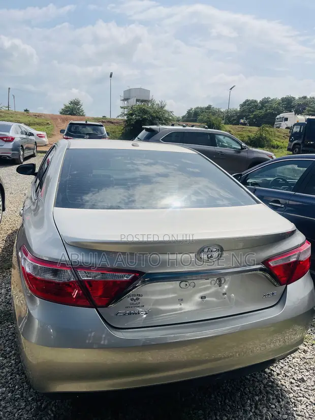 2015 Toyota Camry XSE Sedan - 1