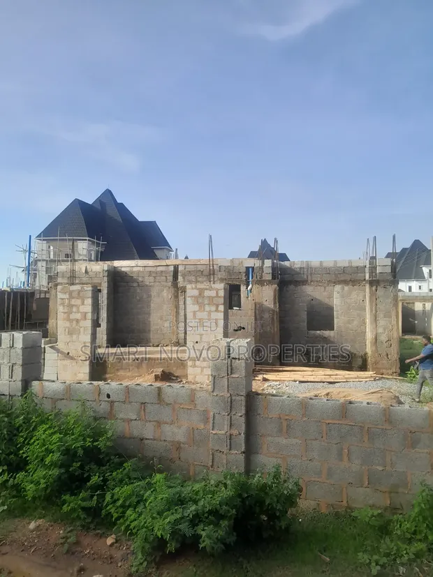 Uncompleted 5-Bedroom Duplex in Sunnyvale Axis, Galadimawa - 1