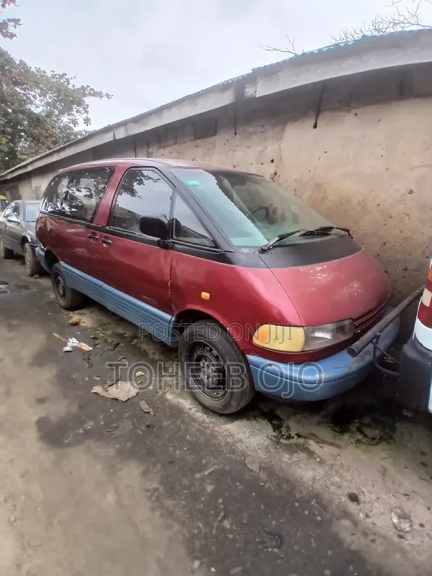 Toyota Previa 1998 Red - 1