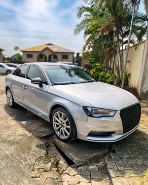 2014 Audi A4 2.0T Premium quattro Sedan AWD