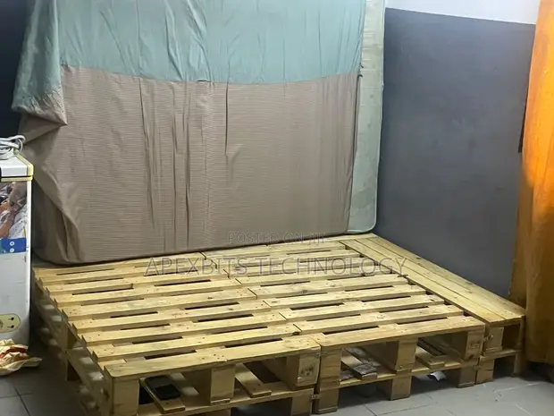 Pallet Bed Frame - Used - 1