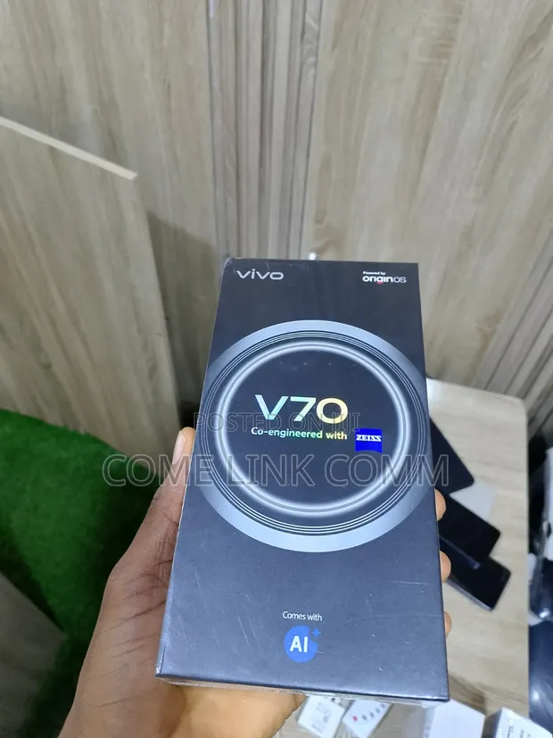 New Vivo V70 512GB Black - 1