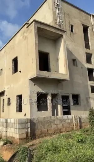 4 Bedroom Duplex Don siyarwa a Ochacho Estate, Life Camp
