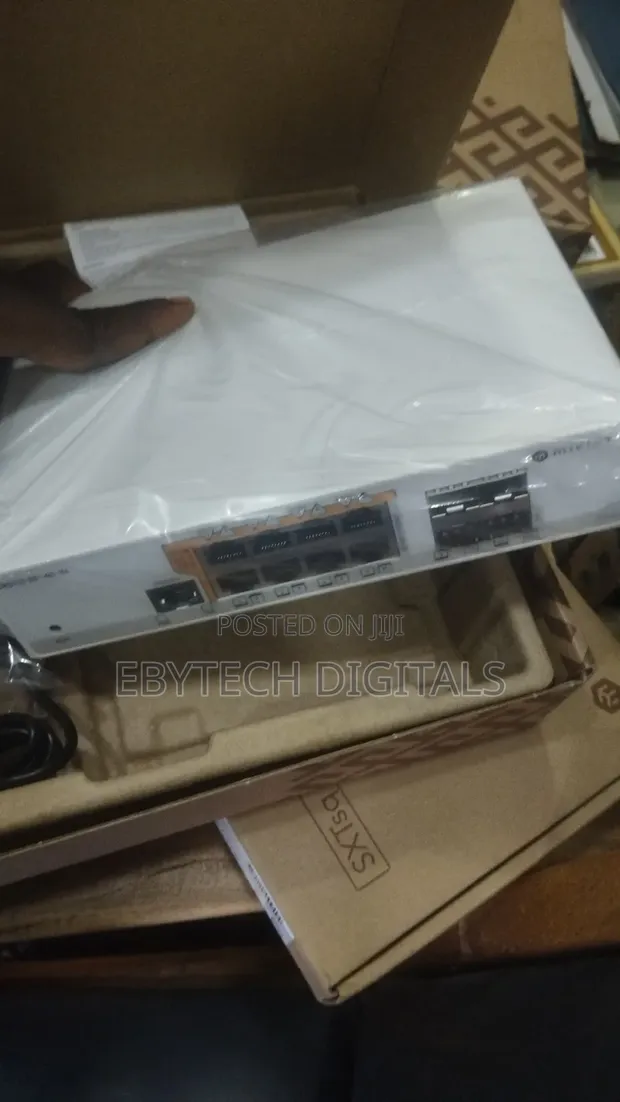 MikroTik CRS112-8P-4S-IN Smart Managed Switch - 1