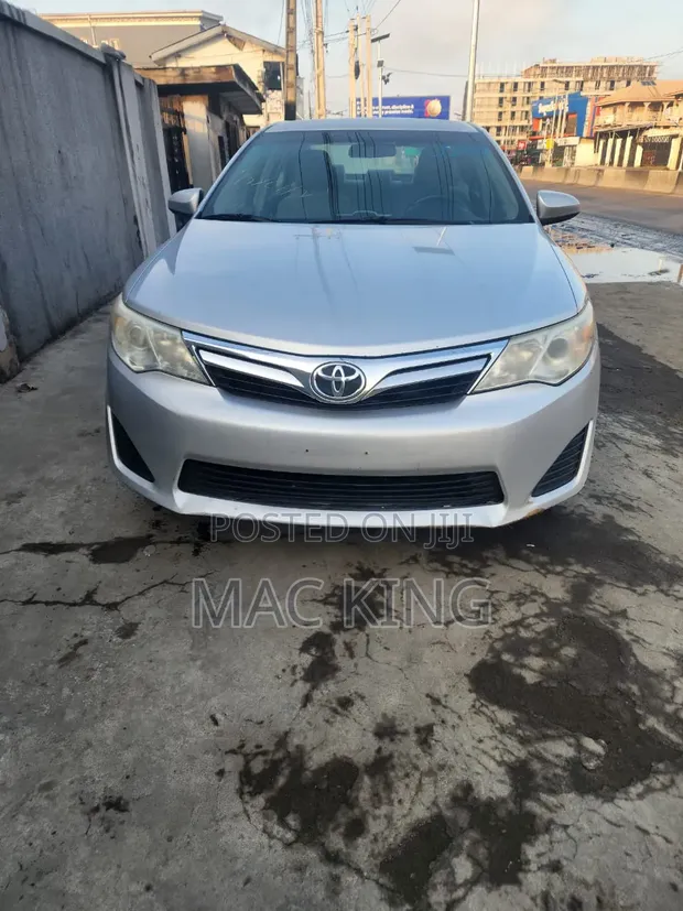 Toyota Camry 2012 Silver - 1