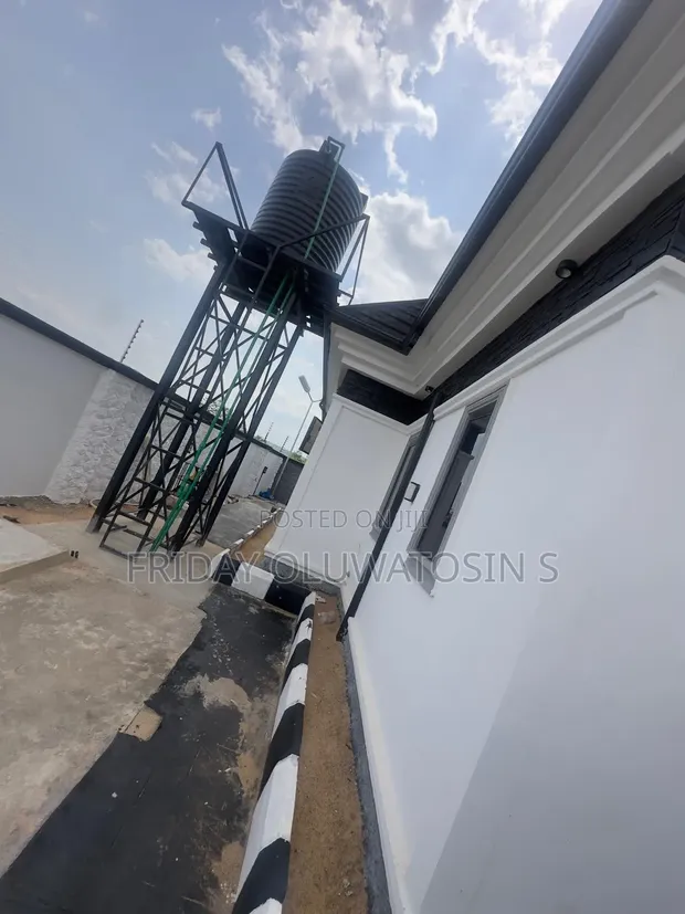 4 Bedroom Bungalow for Sale in Okpanam By-Pass, Oshimili South - 1
