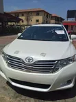 Toyota Venza LE 2010 White - 1