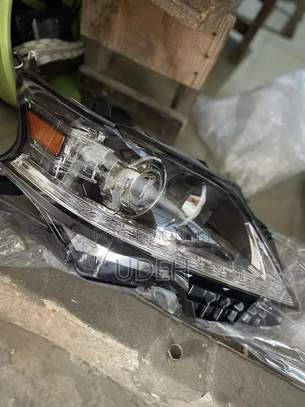Brand New Toyota RX350 Headlight (2015) - 1