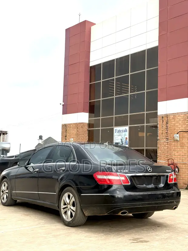 2011 Mercedes-Benz E350 Base 4Matic Sedan AWD - 1