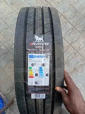 Original 285/70R19.5 Truck Tires