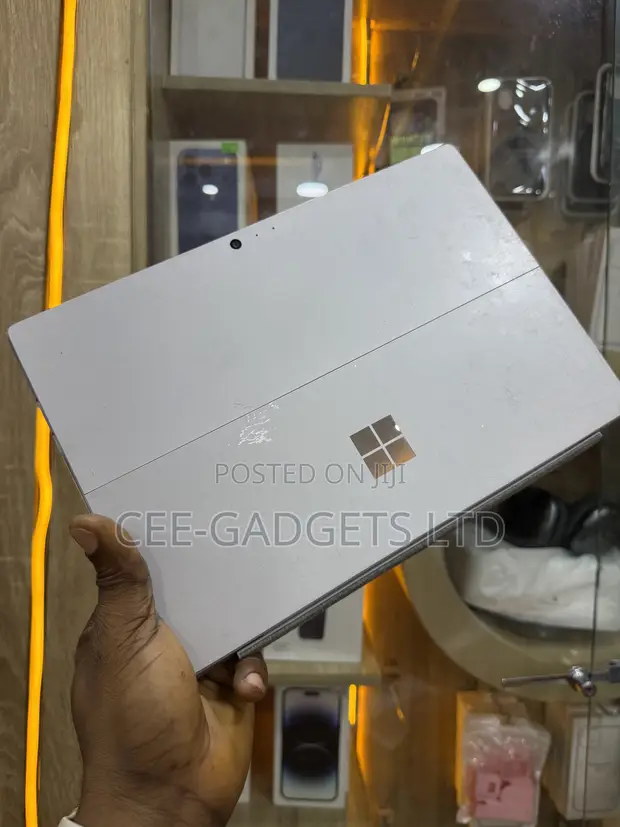 Microsoft Surface Pro 6 8GB RAM 256GB SSD - 1